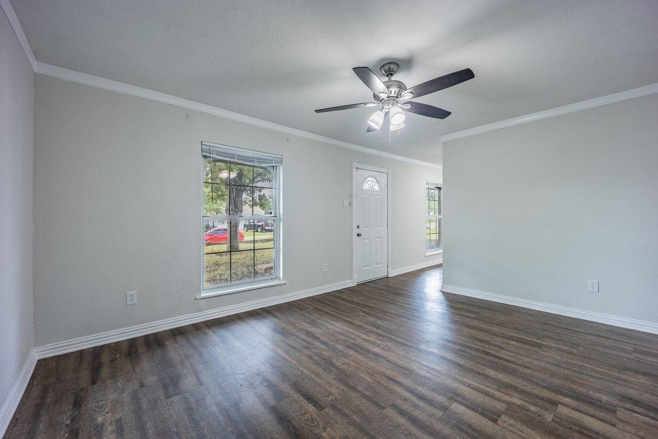 2652 Bluebird Ln - Photo 3 of 24