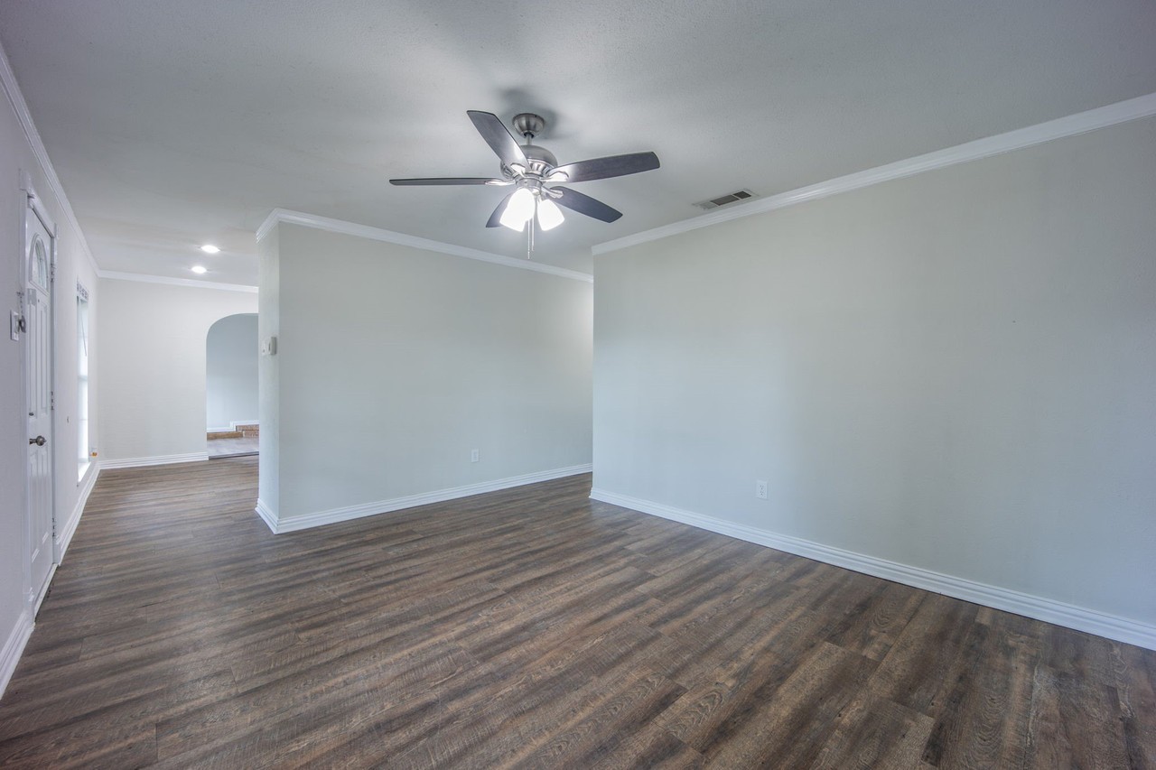 2652 Bluebird Ln - Photo 4 of 24
