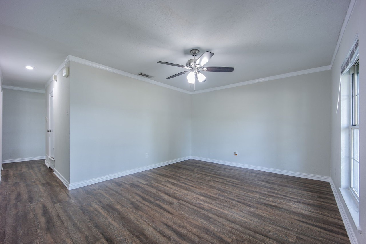 2652 Bluebird Ln - Photo 6 of 24