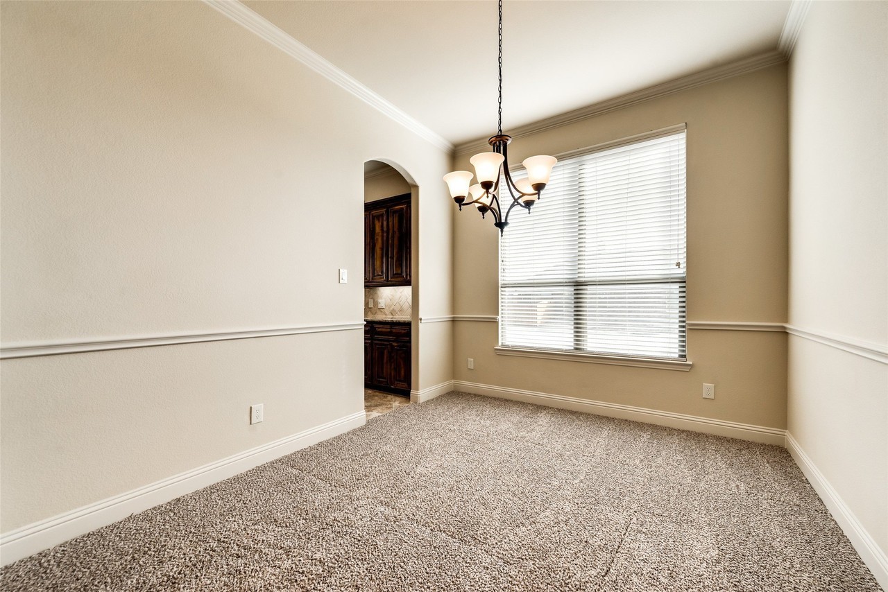 600 England St - Photo 6 of 15