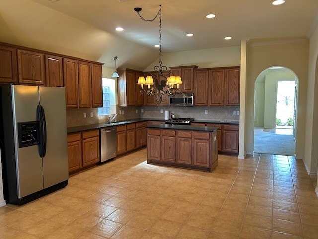28 Emerald Pond Dr - Photo 6 of 19