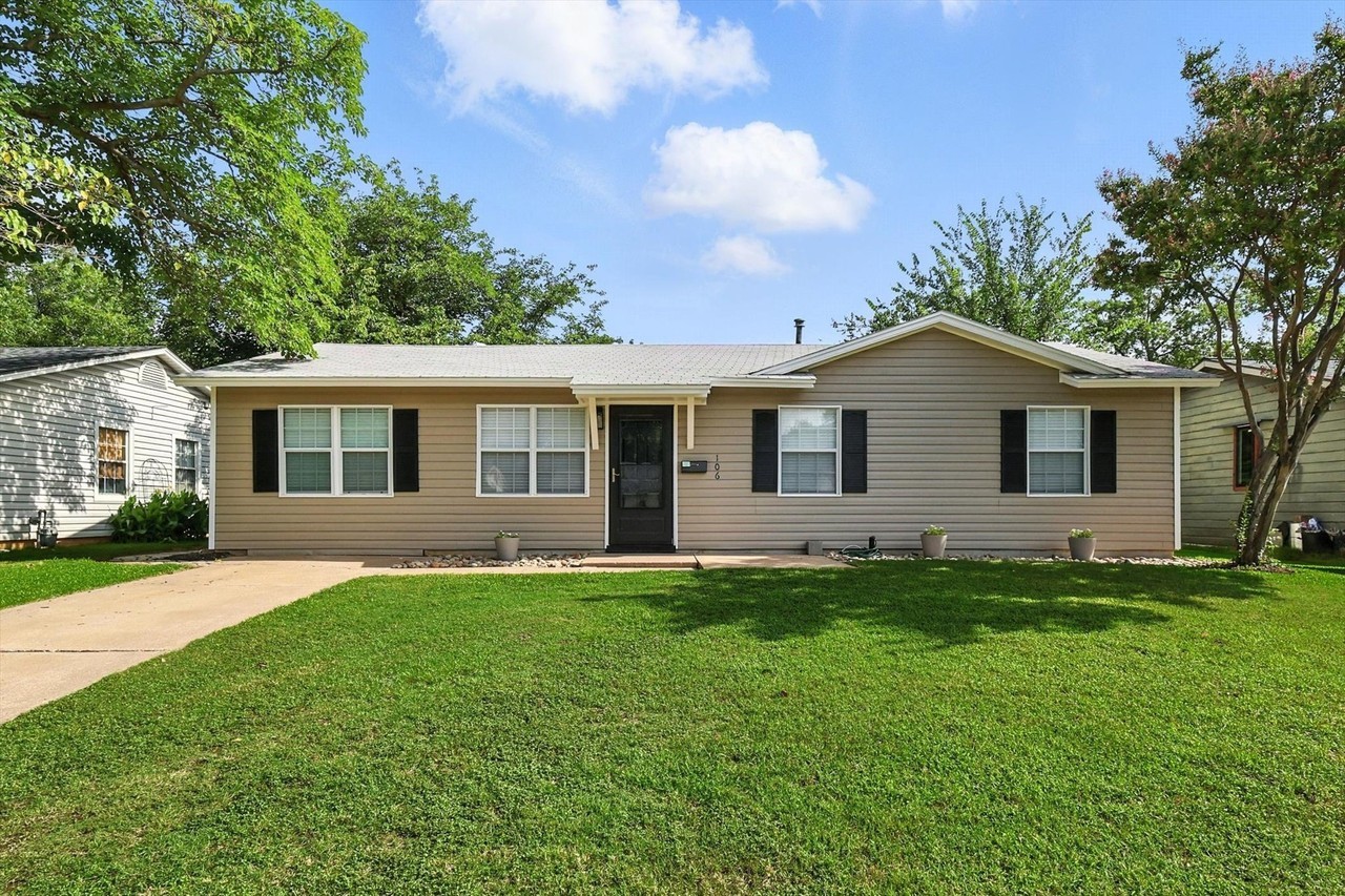 106 Tarrant Dr - Photo 3 of 28