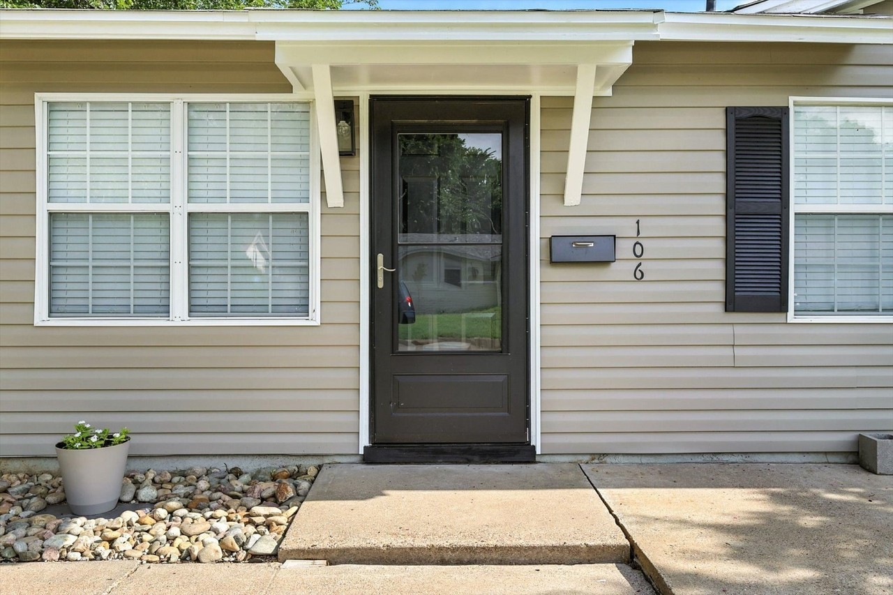 106 Tarrant Dr - Photo 4 of 28