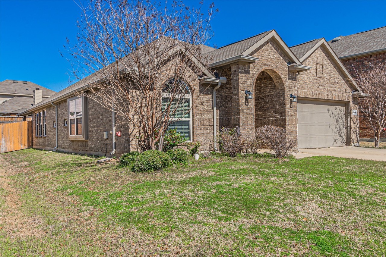 16509 Amistad Ave - Photo 2 of 40