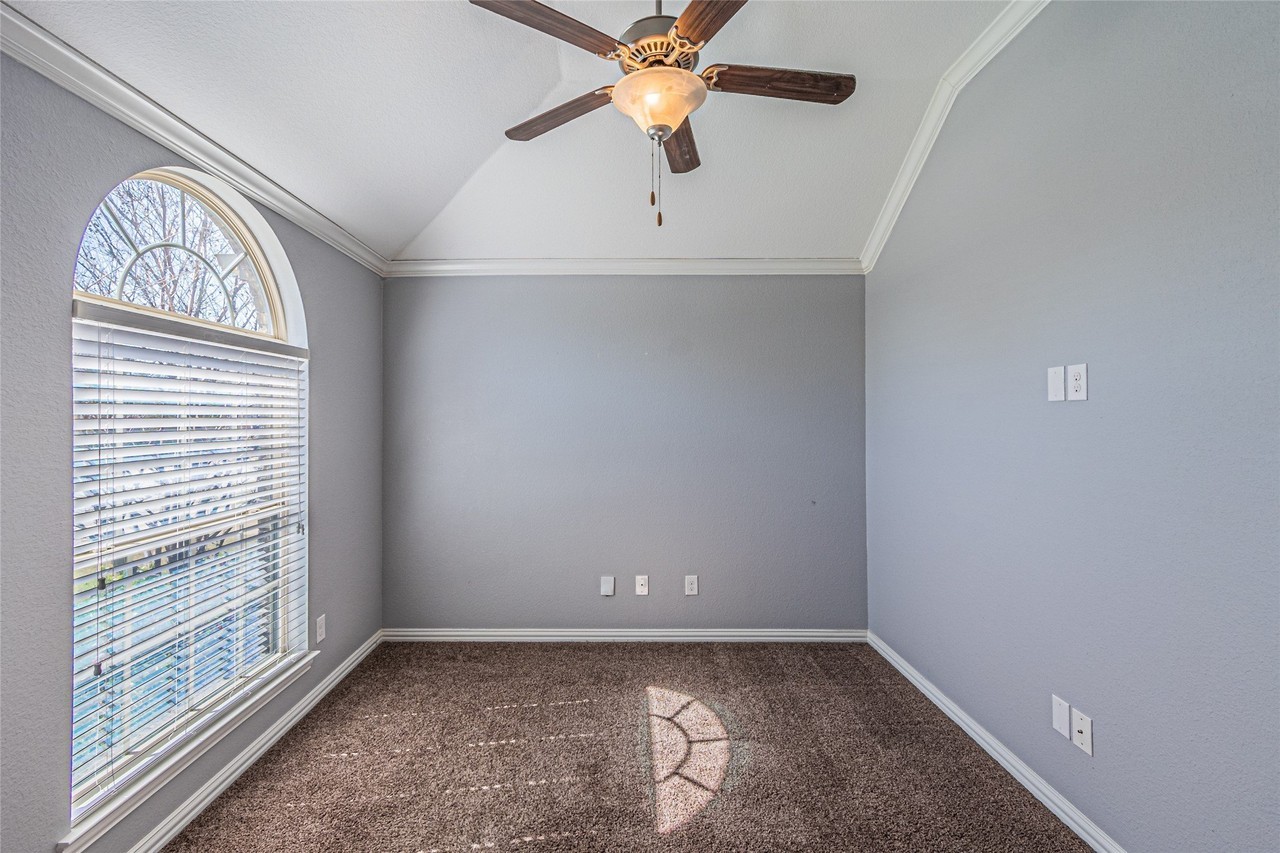 16509 Amistad Ave - Photo 6 of 40