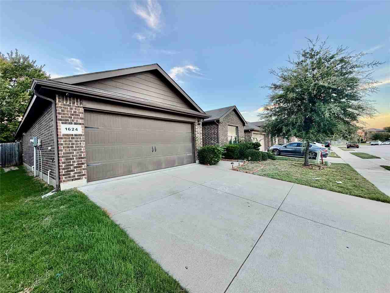 1624 Milledge Rd - Photo 3 of 23