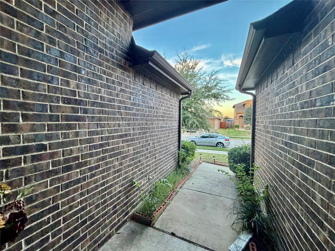 1624 Milledge Rd - Photo 7 of 23