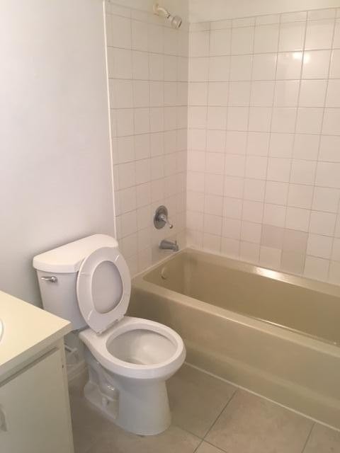 1201 Lake Victoria Dr #L - Photo 6 of 8