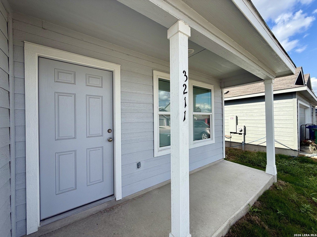 3211 Gilbert Gdn - Photo 3 of 32