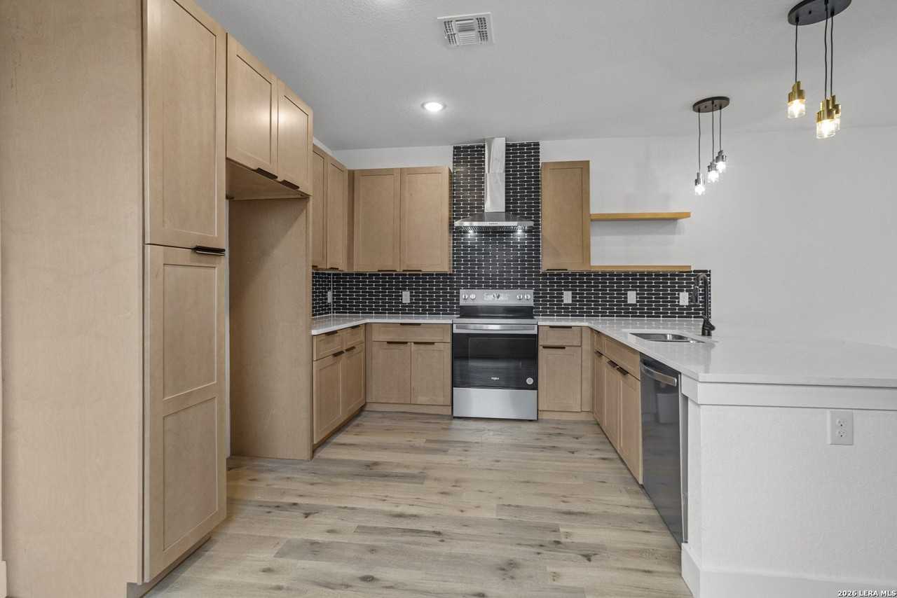 125 Dashiell St #102 - Photo 6 of 32