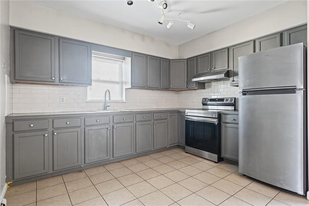 482 Vale St #3 - Photo 4 of 24