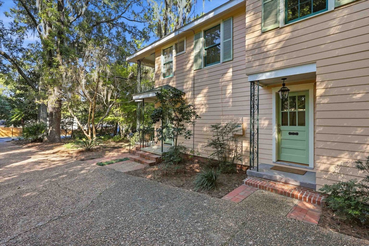 1109 E 6th Ave #A - Photo 4 of 50