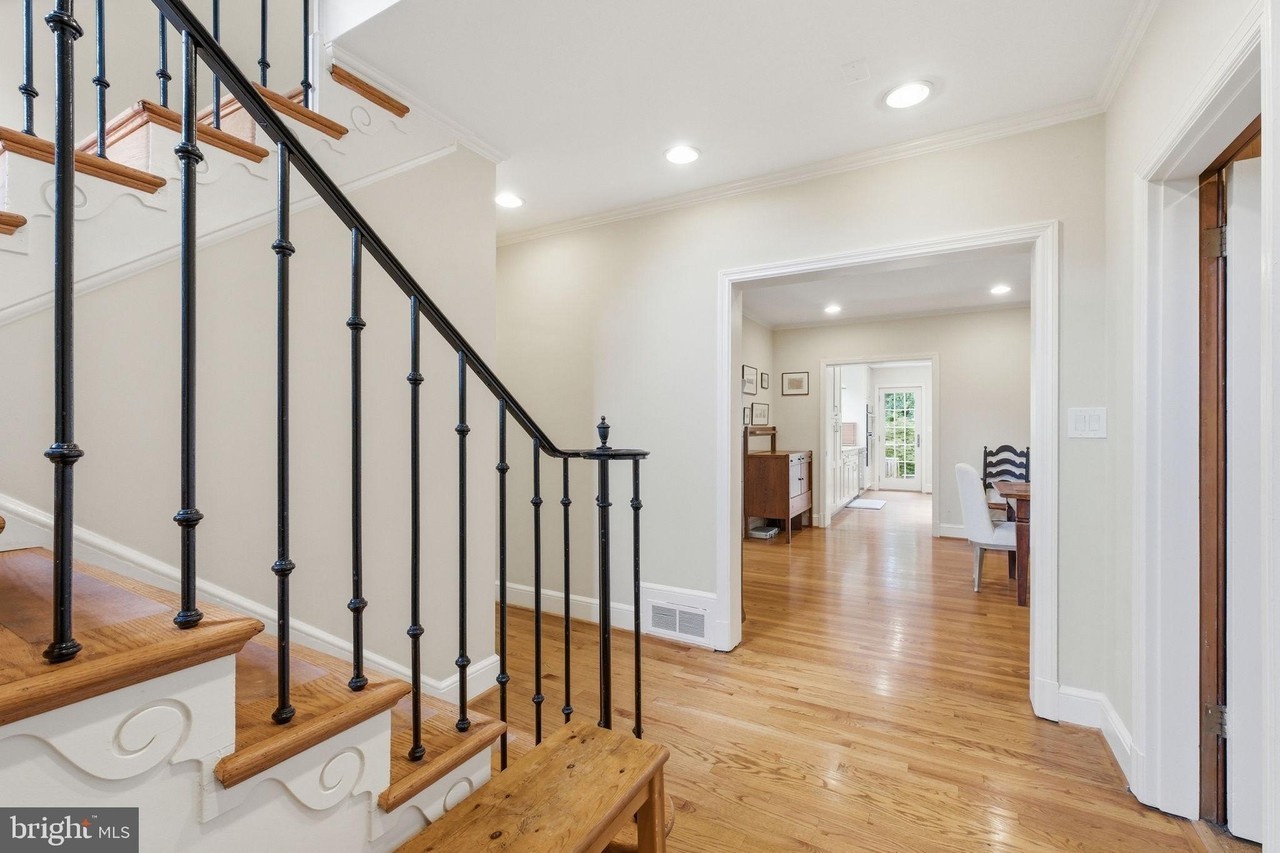 2606 Northampton St Nw - Photo 2 of 28