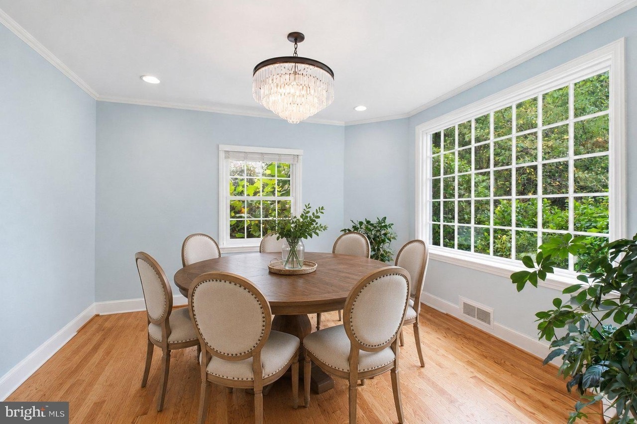 2606 Northampton St Nw - Photo 3 of 28