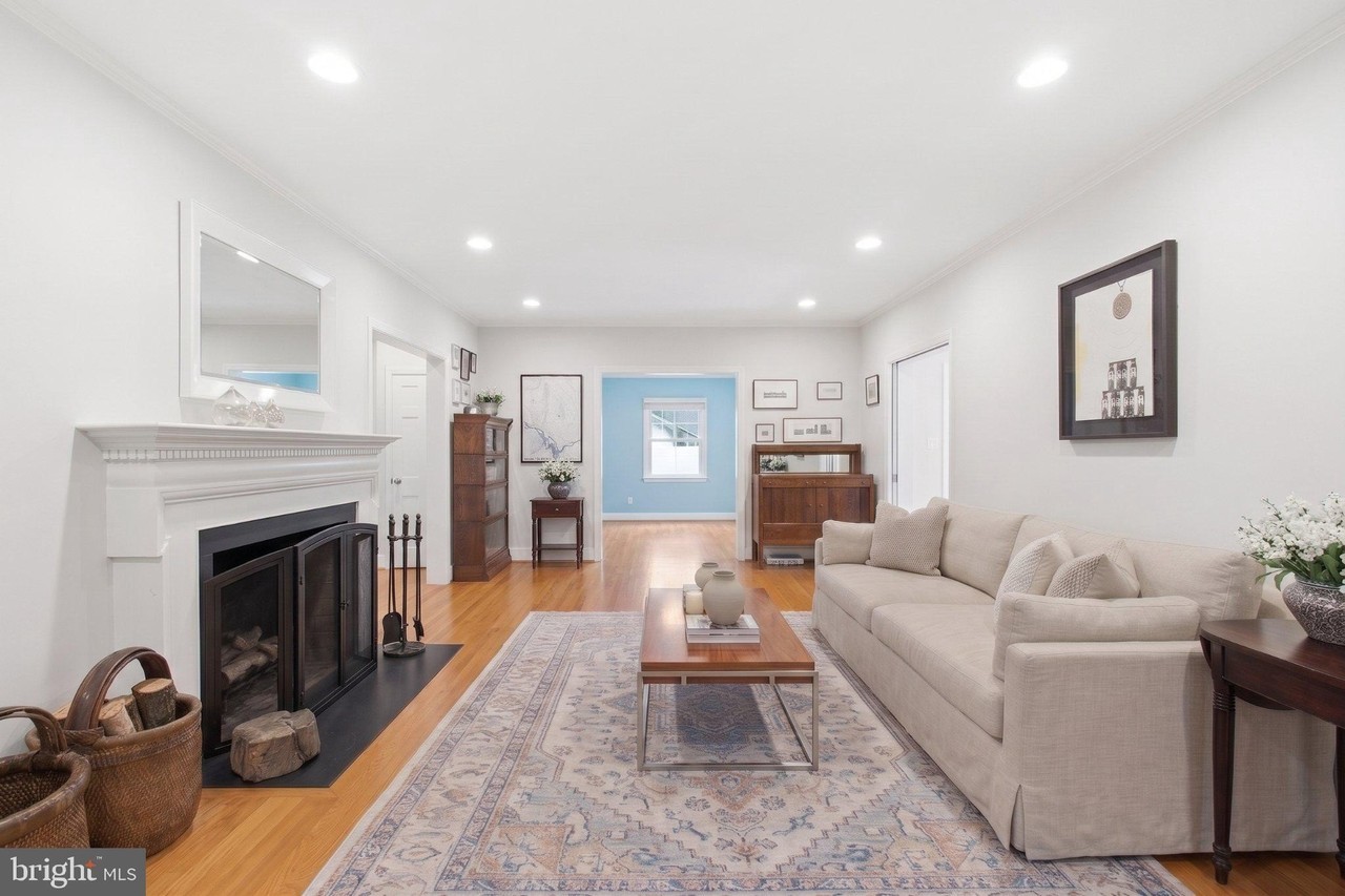 2606 Northampton St Nw - Photo 5 of 28