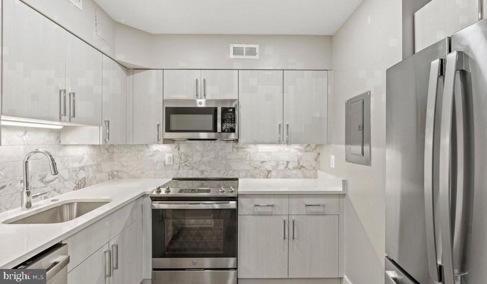3401 38th St Nw #609-202 - Photo 2 of 20