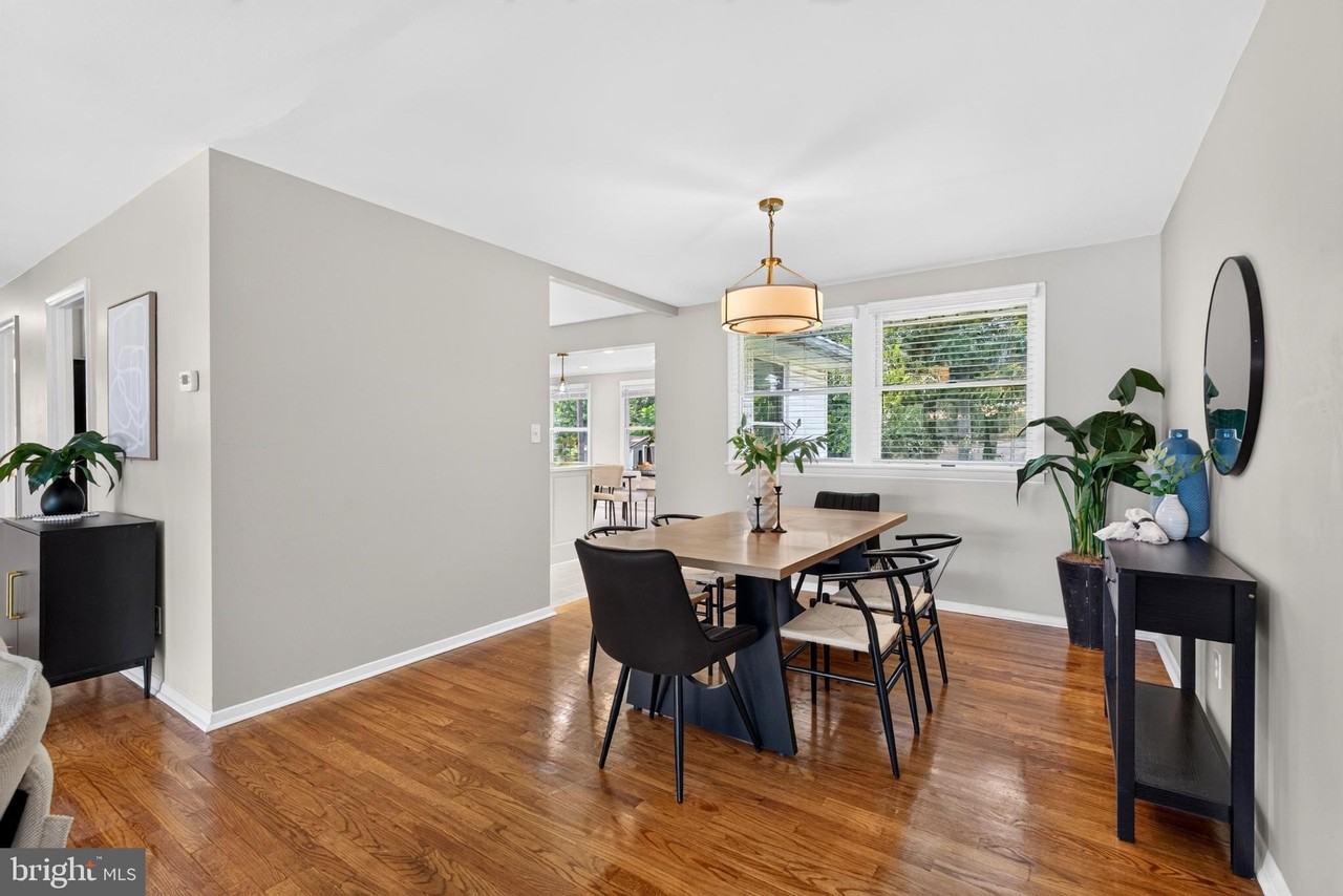 2112 Folkstone Rd - Photo 5 of 25