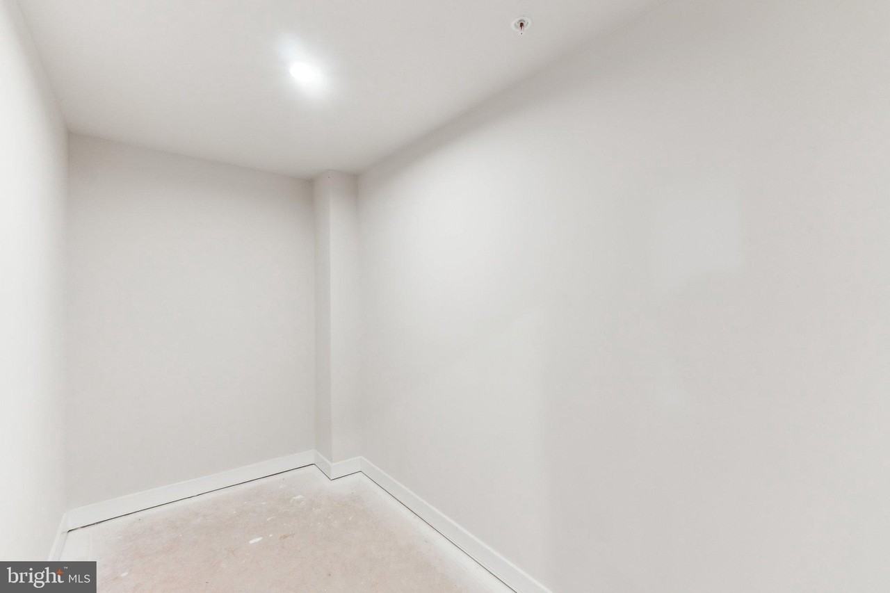 4719 Vona Ln - Photo 7 of 32