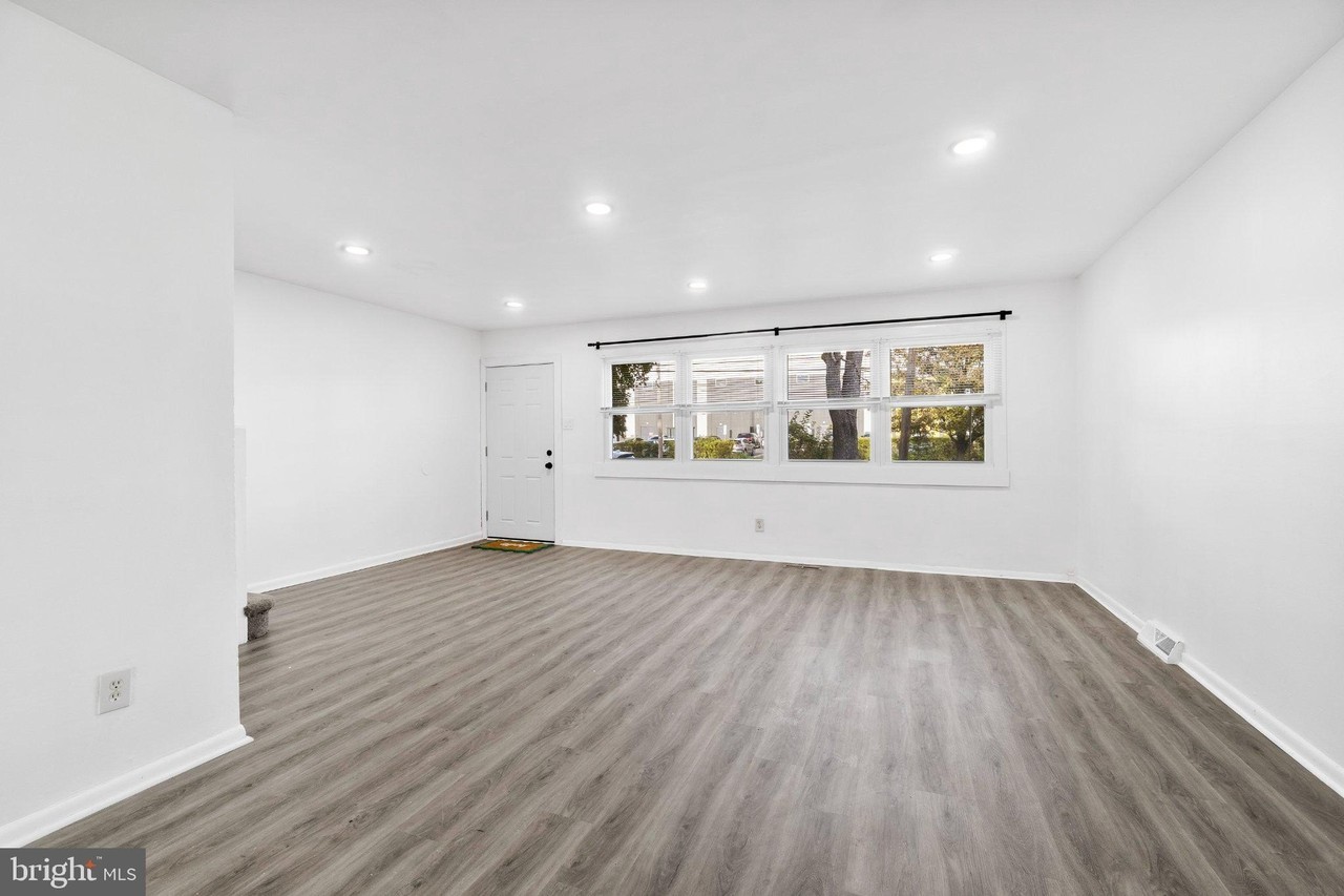 2409 Bloomsdale Rd - Photo 6 of 20