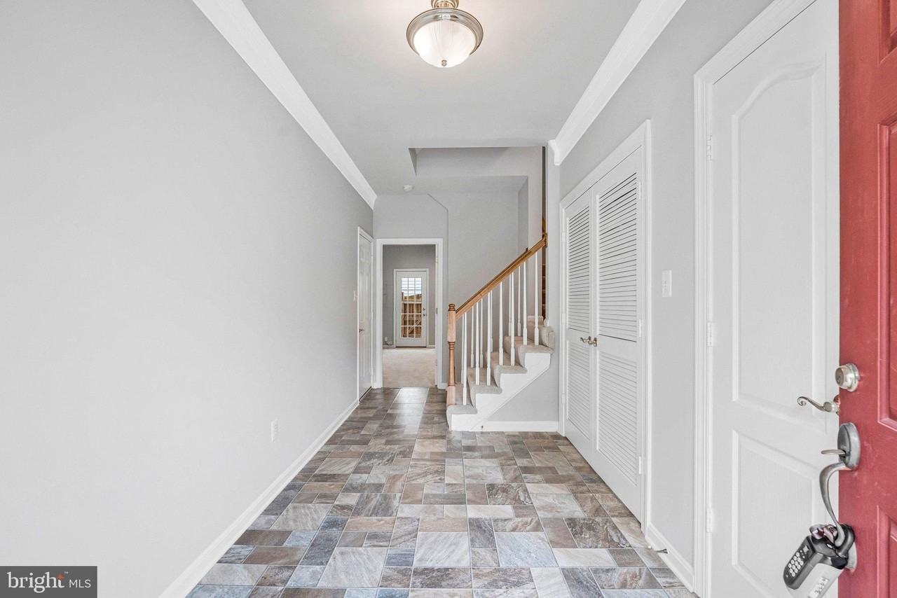 2849 Laura Gae Cir - Photo 2 of 20