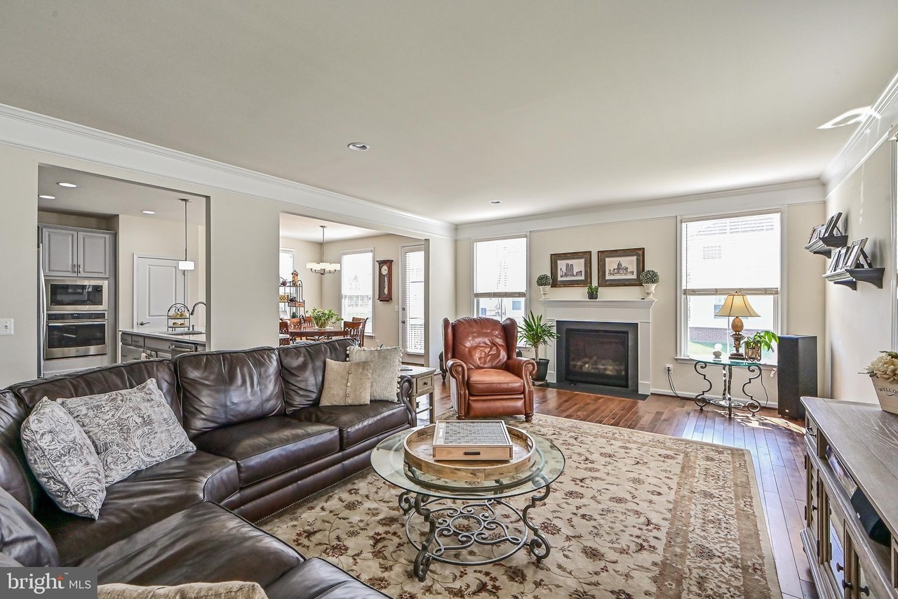 22831 Trailing Rose Ct - Photo 5 of 50