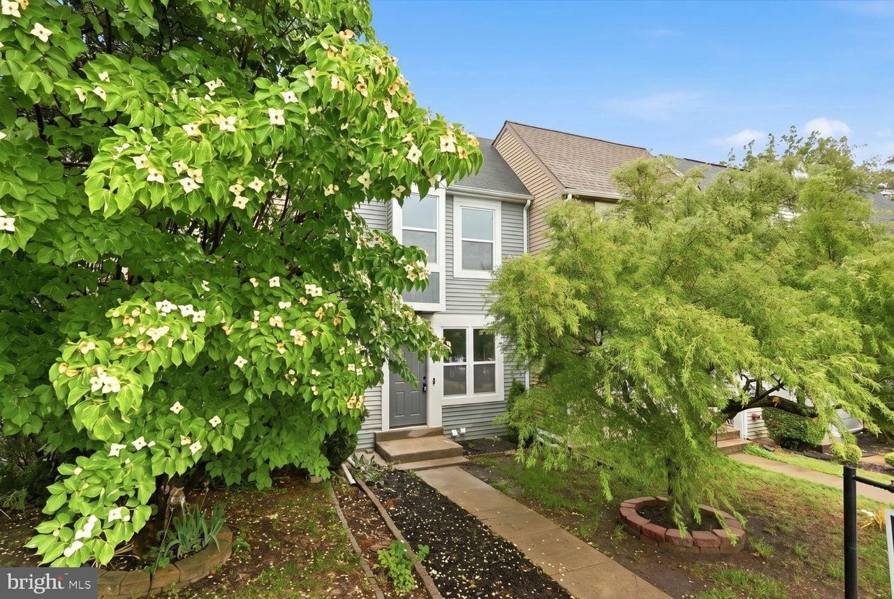 15387 Gatehouse Ter - Photo 2 of 31
