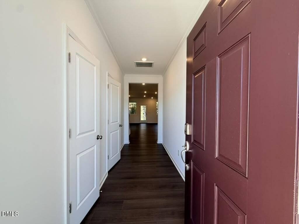 202 Deercroft Dr - Photo 4 of 34