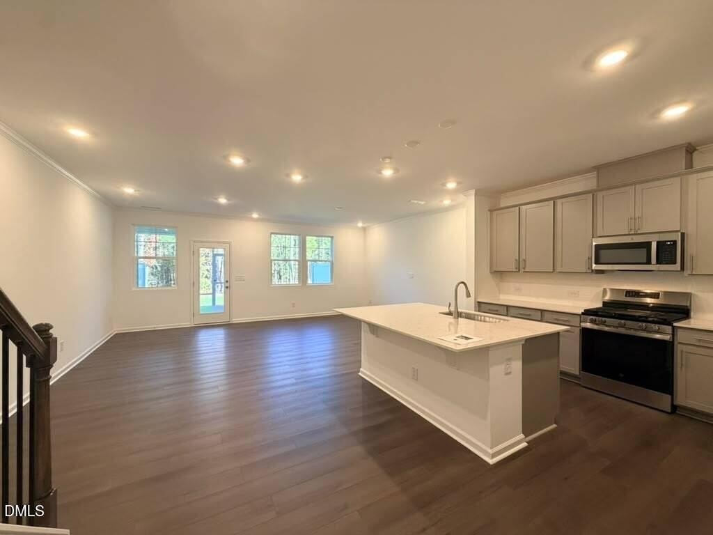 202 Deercroft Dr - Photo 5 of 34