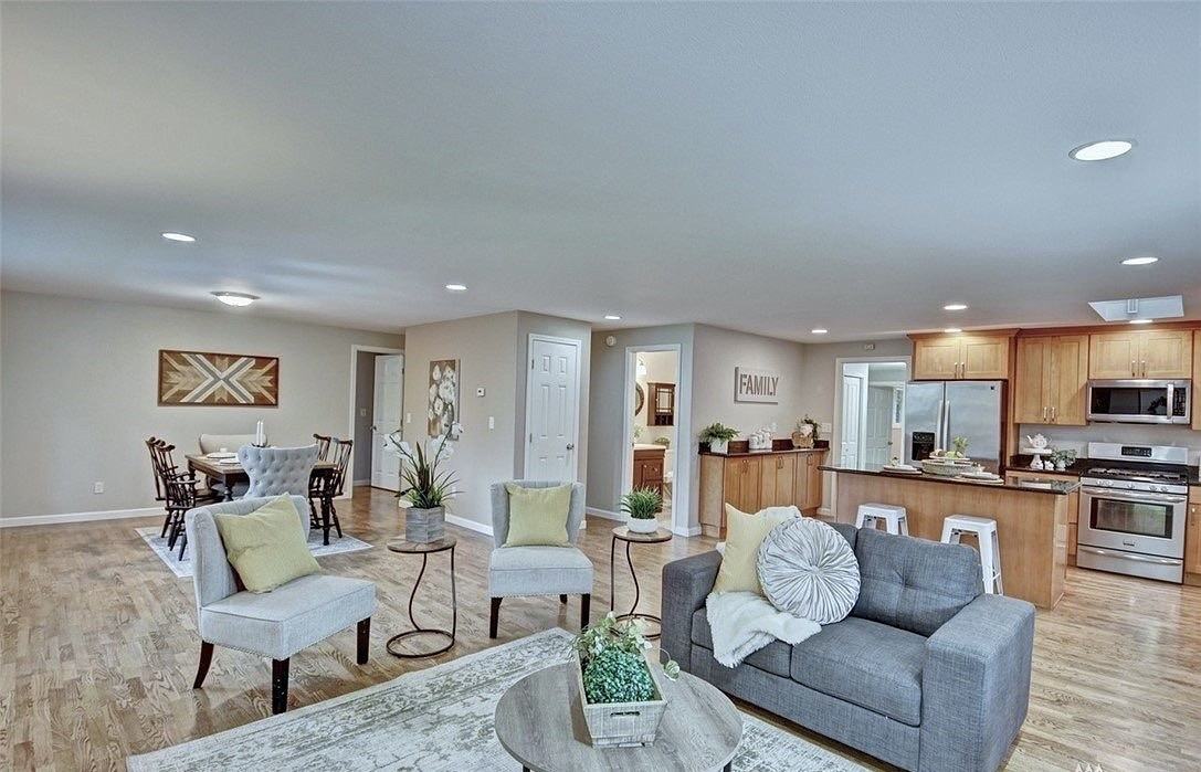 13245 Southeast May Creek Park Drive - Photo 2 of 15
