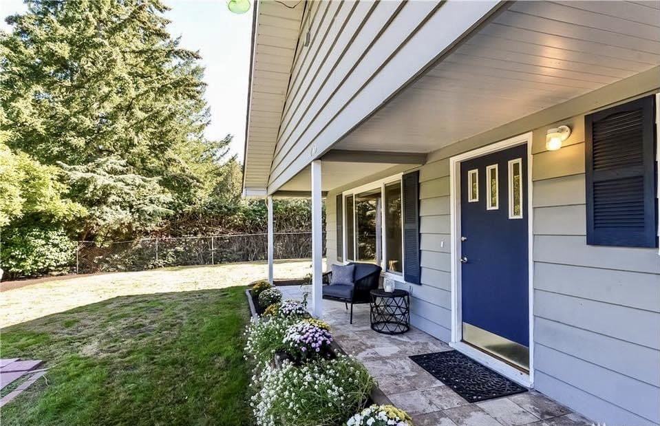 13245 Southeast May Creek Park Drive - Photo 4 of 15