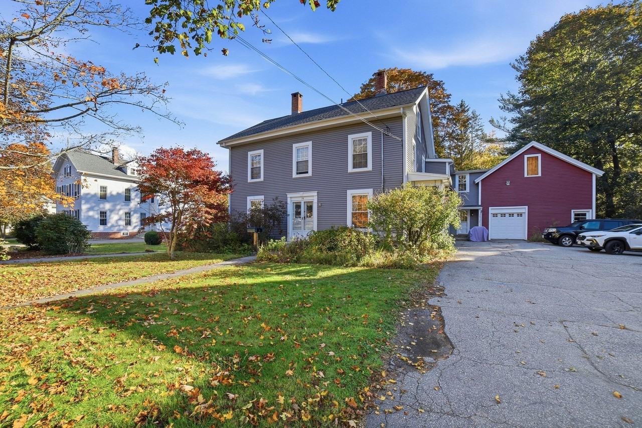 28 Pleasant St - Photo 3 of 18