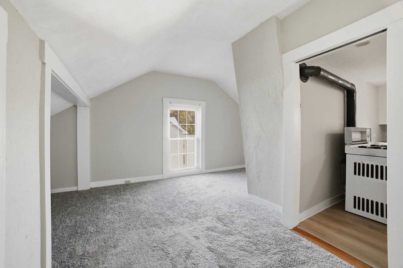 28 Pleasant St - Photo 6 of 18