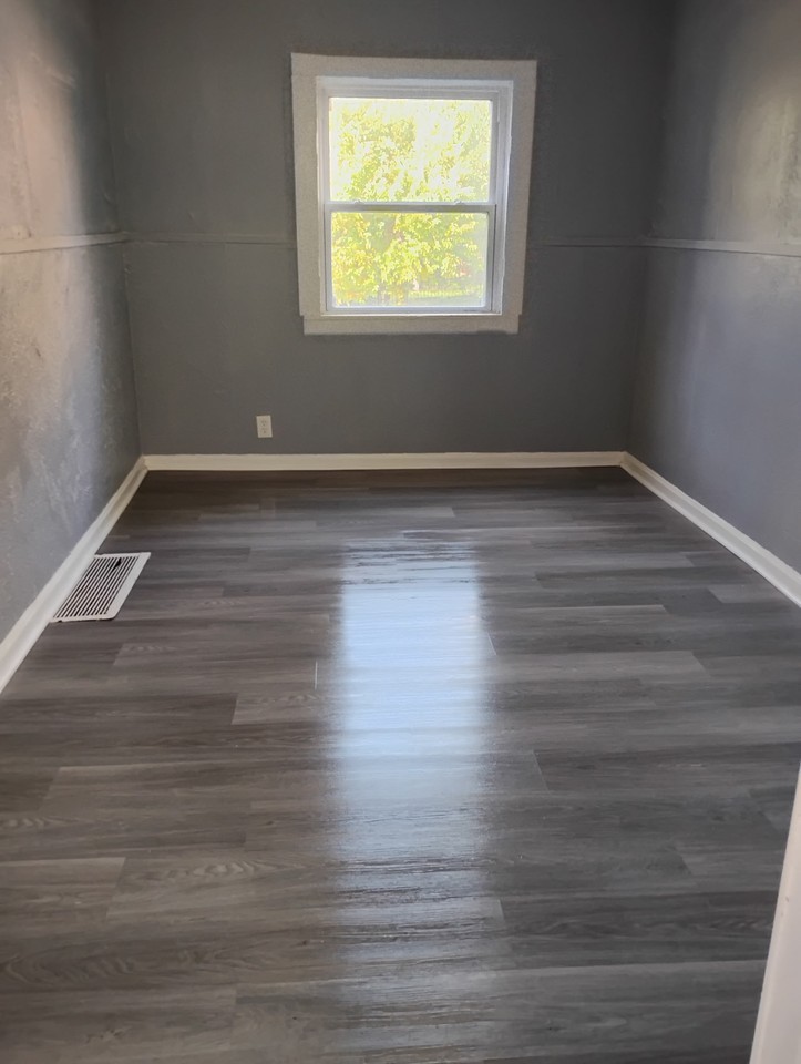 1377 East 66th Street - Photo 4 of 8