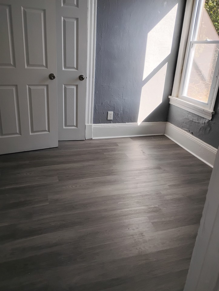 1377 East 66th Street - Photo 5 of 8