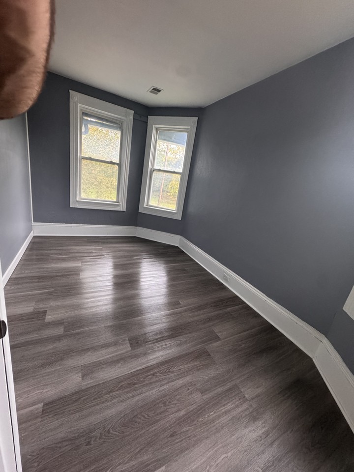 1377 East 66th Street - Photo 4 of 9