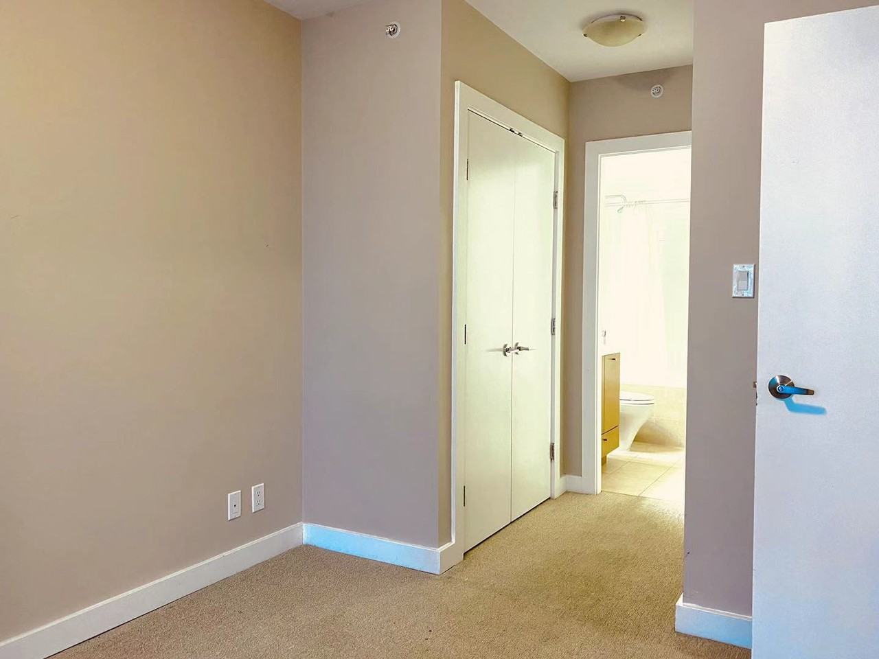6200 River Road #1009 - Photo 5 of 8