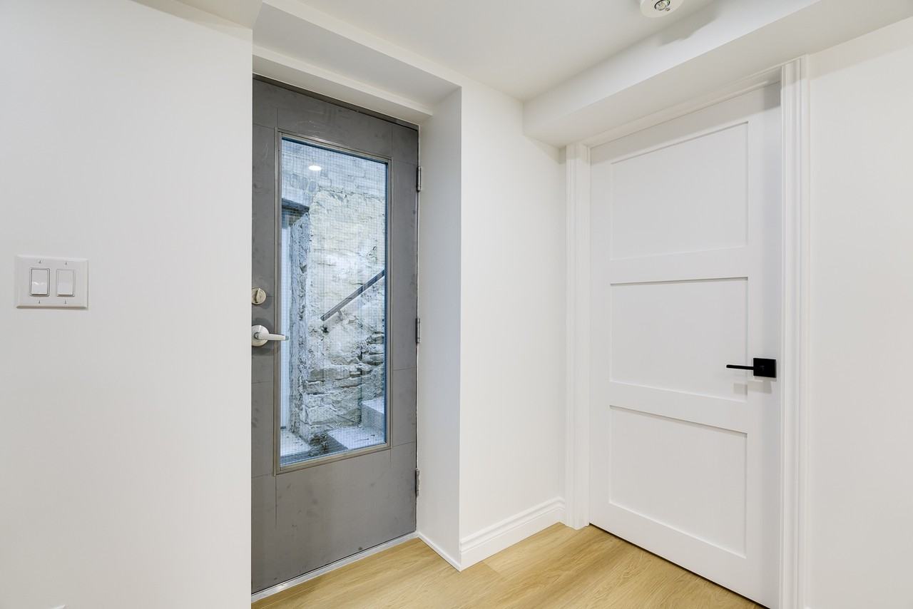 54 Vaughan Road - Photo 2 of 19