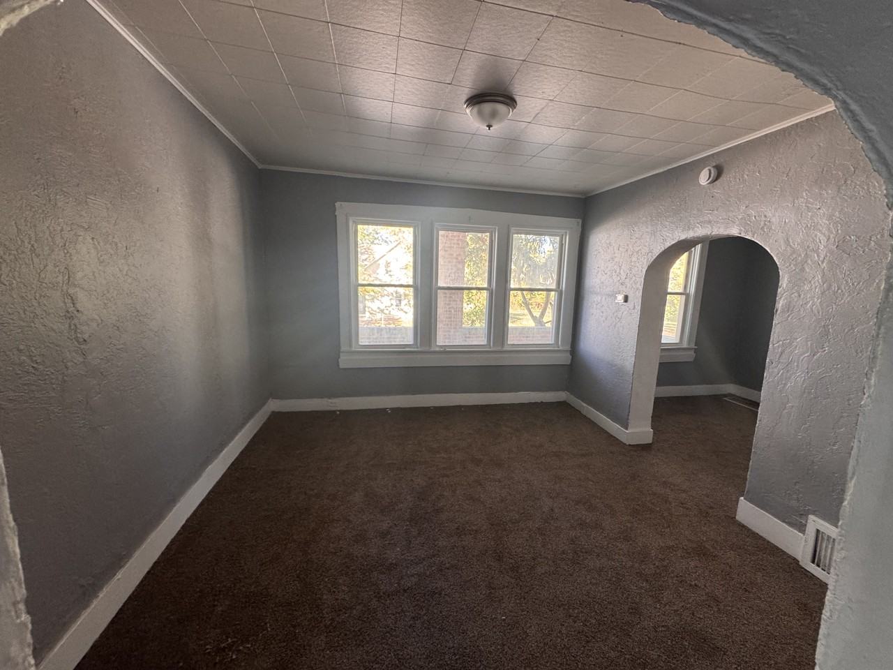 10810 Shale Avenue - Photo 3 of 8