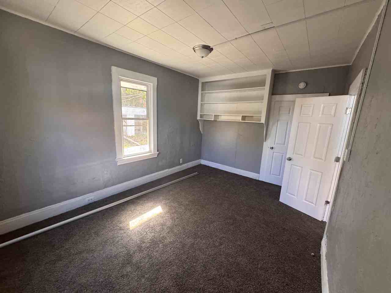 10810 Shale Avenue - Photo 5 of 8