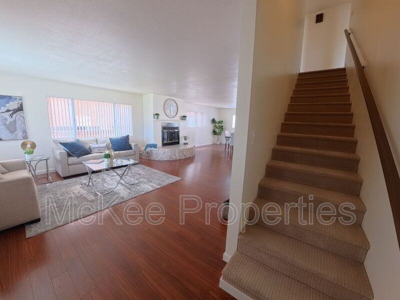 1012 11th St - Photo 2 of 20