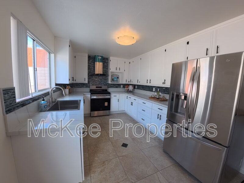 1012 11th St - Photo 5 of 20