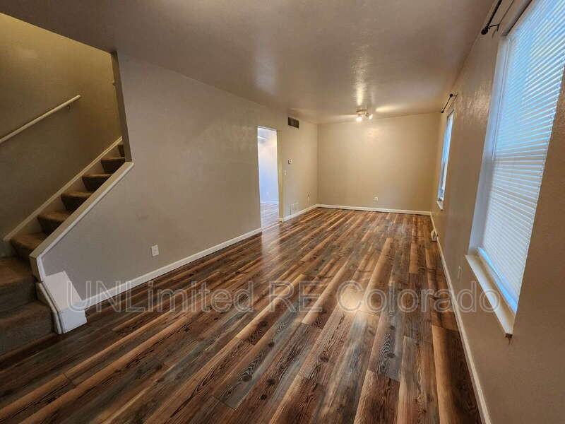 10752 Lewis Cir - Photo 3 of 22