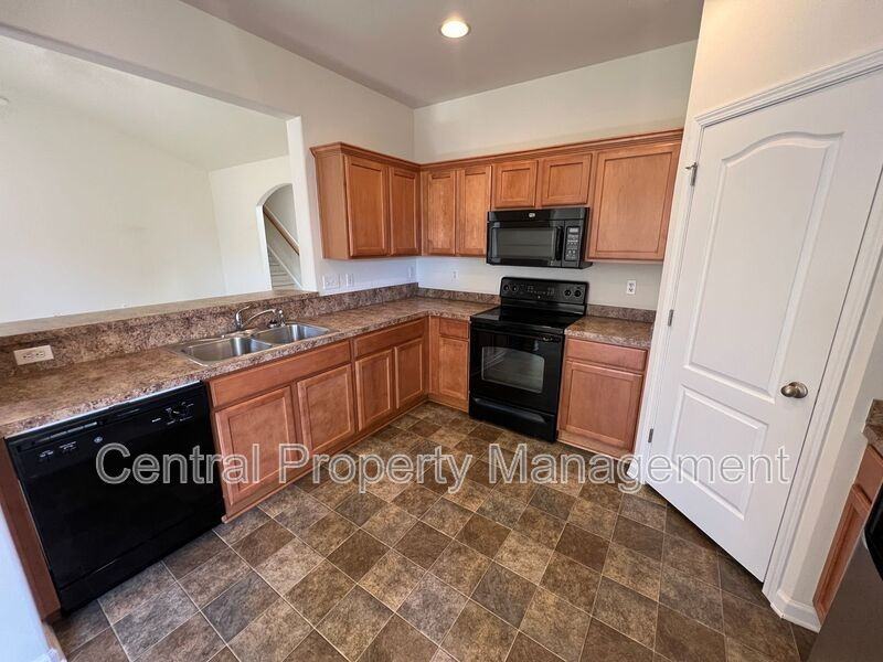 437 Melbourne Ln - Photo 5 of 16
