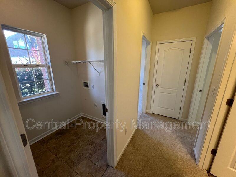 437 Melbourne Ln - Photo 7 of 16