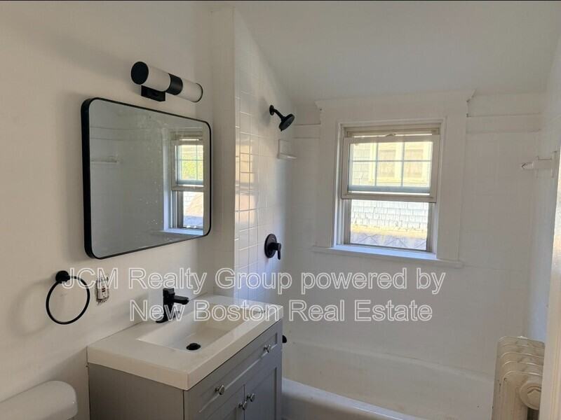 648 South St - Photo 2 of 8