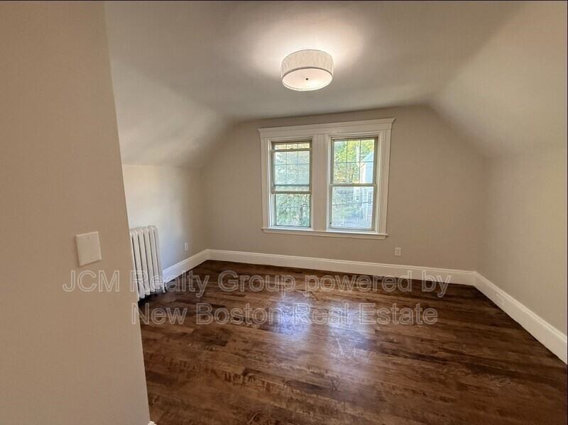 648 South St - Photo 5 of 8
