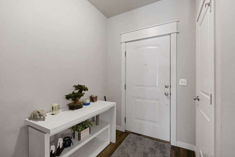 11225 W Arch St - Photo 3 of 31