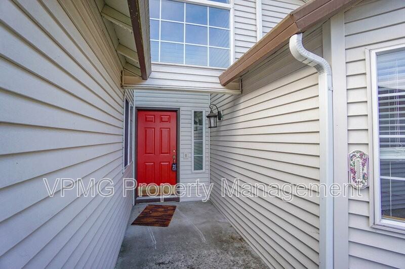 15807 Ne 40th St - Photo 3 of 36