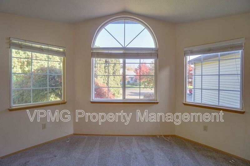 15807 Ne 40th St - Photo 6 of 36
