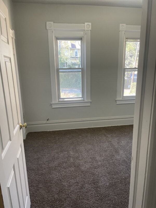 118 Maple Ave #4 - Photo 6 of 11